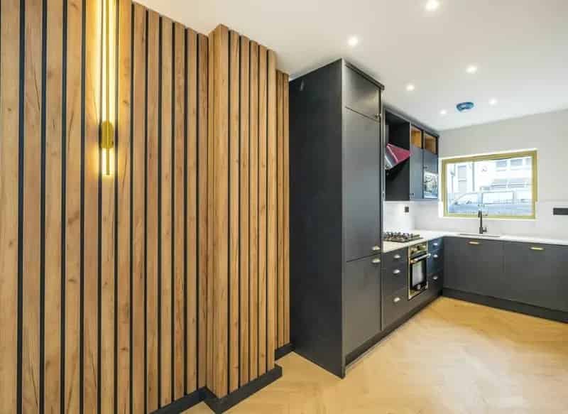 3 Bed 2 Bath Freehold House High Spec Appliances Private Garden