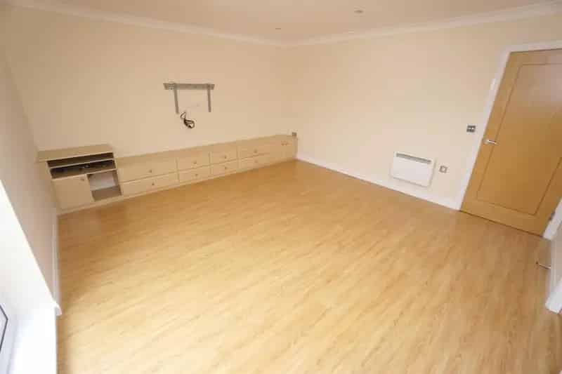 2 Bedroom Apartment Available June 2025