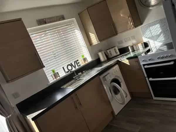 2 Bed House New Flooring and Carpets