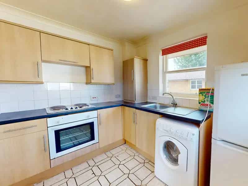 Two Bedroom Flat Near Preston Park Brighton