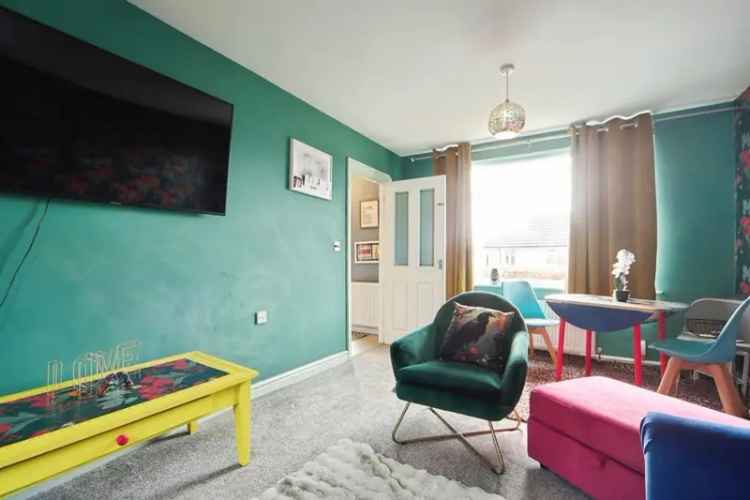 3 Bedroom House Iveson Green Spacious Garden Modern Kitchen No Onward Chain