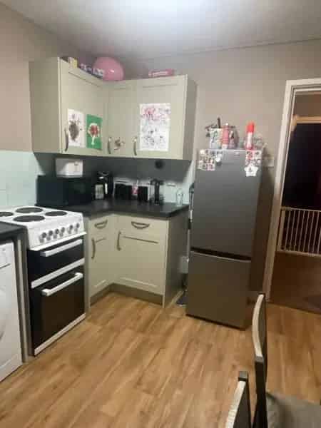 Spacious 2-Bed Flat Near Schools - Multi-Swap Option Available