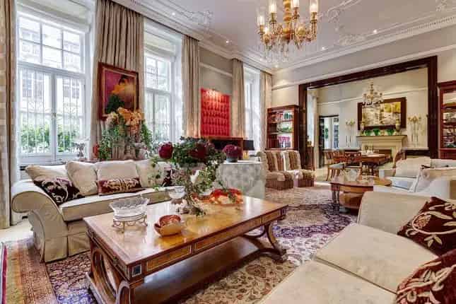 Flat for sale in Albert Court, London SW7