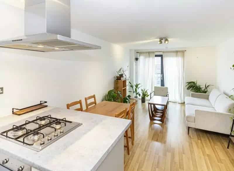 One Bedroom Apartment Near Devons Road DLR