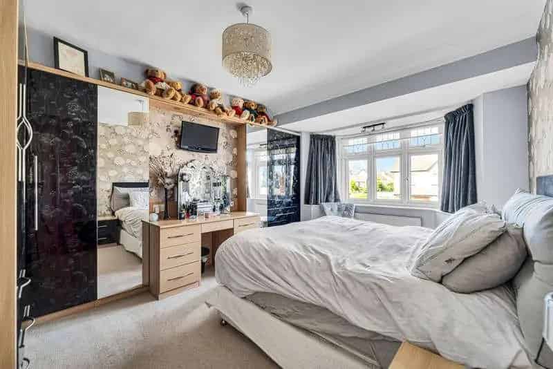 5 Bed House for Sale Ashford Surrey
