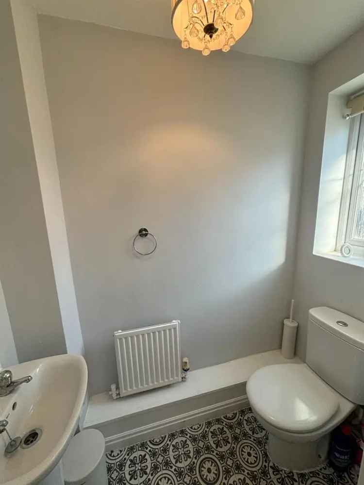 3 Bedroom Semi-Detached House to Rent L24