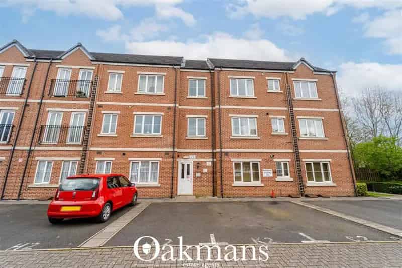 2 Bedroom Ground Floor Apartment Available June 1st