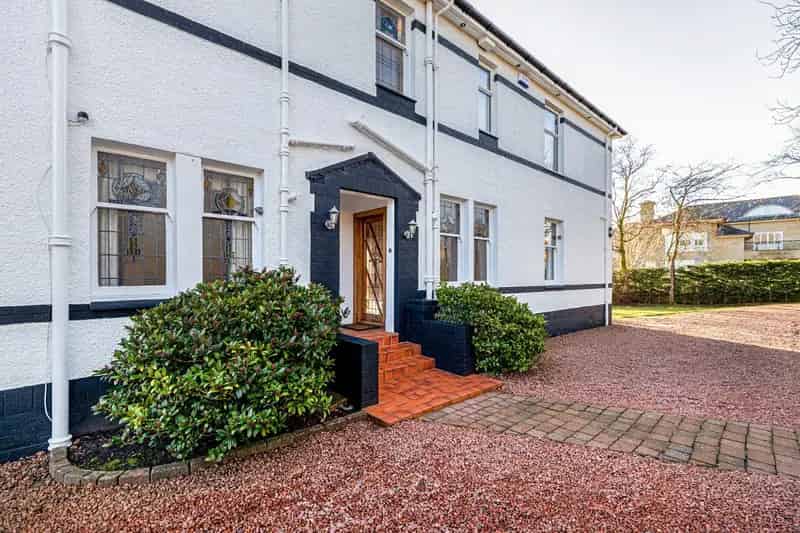 Stunning Detached Home in Whitecraigs