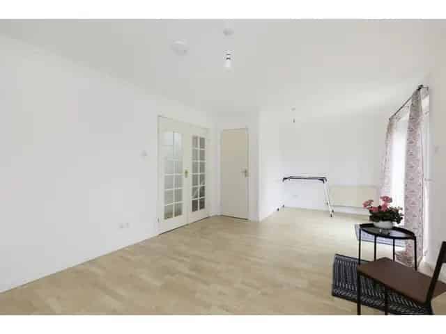 3 Bedroom Detached House for Sale in Livingston Village