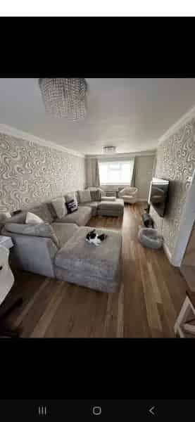 3 Bed End Terrace House with Garden and Utility Room