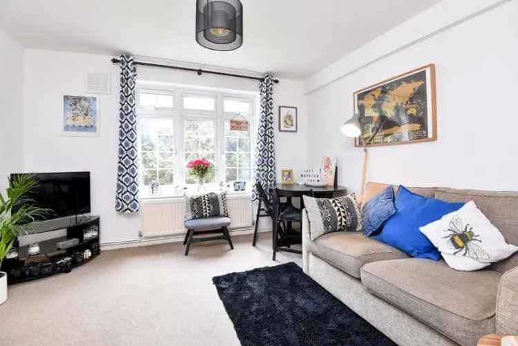 Spacious Ground Floor Flat in Balham Near Tube Station