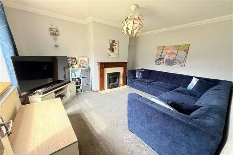 2 bed house for sale