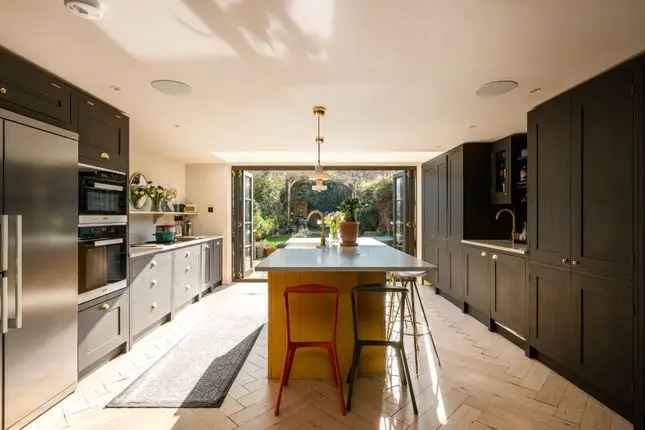 5 Bedroom Period Home for Sale in SW8 London