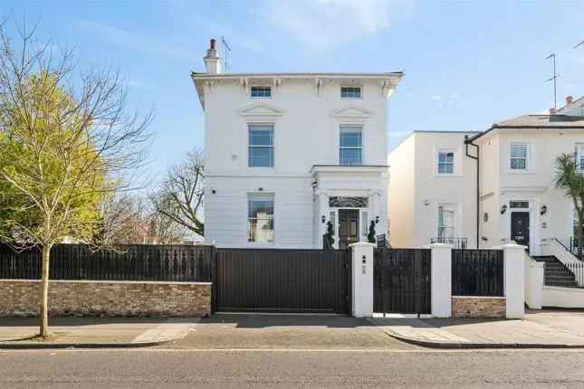 Detached House for Sale in St Johns Wood NW8
