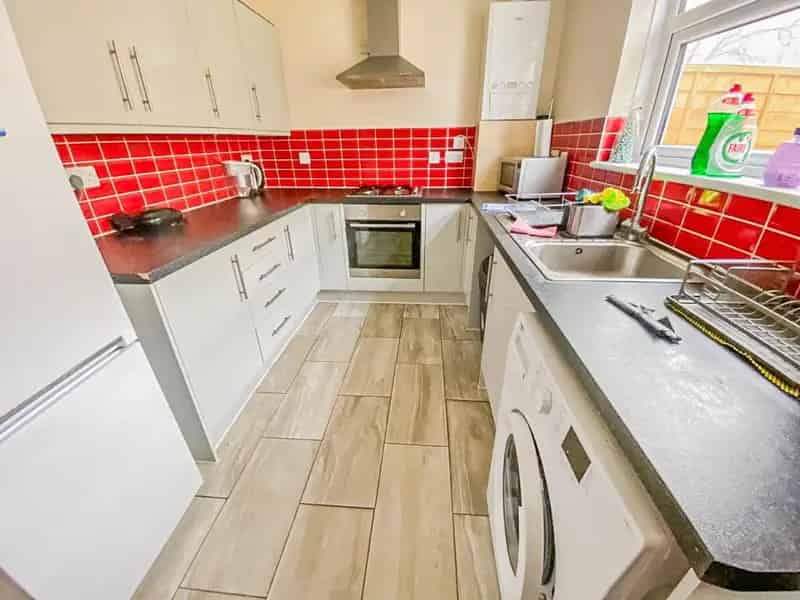 4 Bedroom Detached House Available May 12 2025