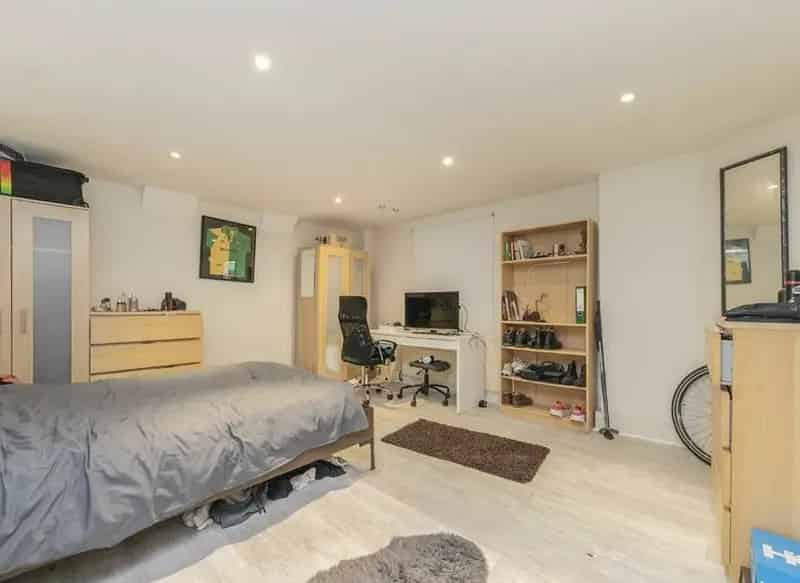 3 Double Bed 2 Bath Split Level Apartment Near Clapham High Street