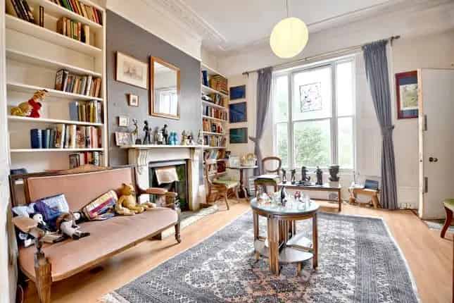 Semi-detached House for Sale Dartmouth Park London NW5