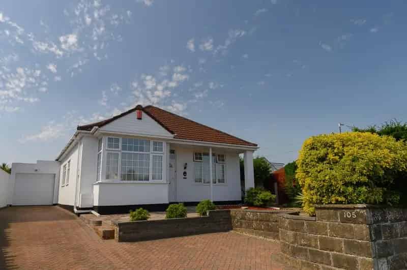 3 Bedroom Bungalow For Sale Downend