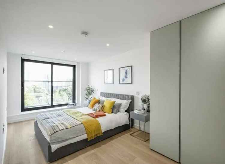 Luxury 2-Bed Duplex Penthouse Apartment Clapham Junction