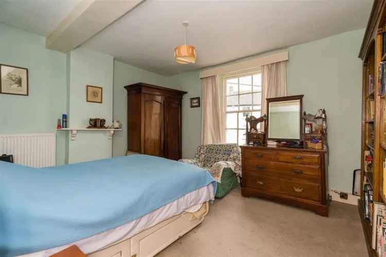 4 Bedroom Terraced House for Sale Bicester Town Centre Grade II Listed