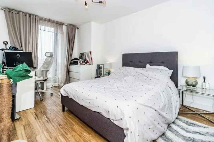 3 Bedroom Flat for Sale Salford M50 Michigan Point