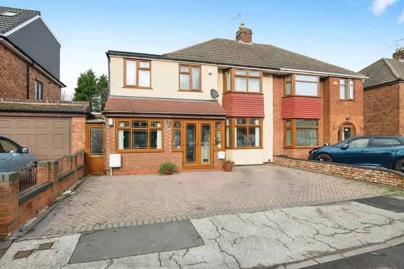 3 Bedroom Semi-Detached House for Sale