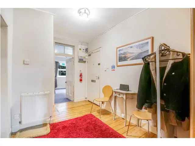 3 bedroom flat  for sale