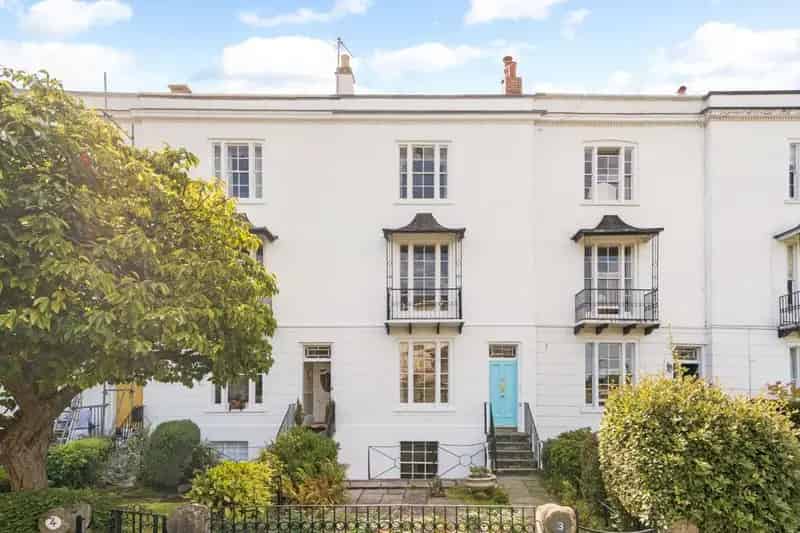 4 Bedroom Georgian House for Sale in Clifton