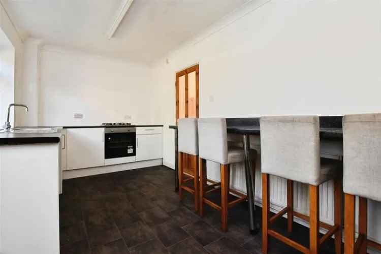 3 Bedroom Mid Terrace House For Sale