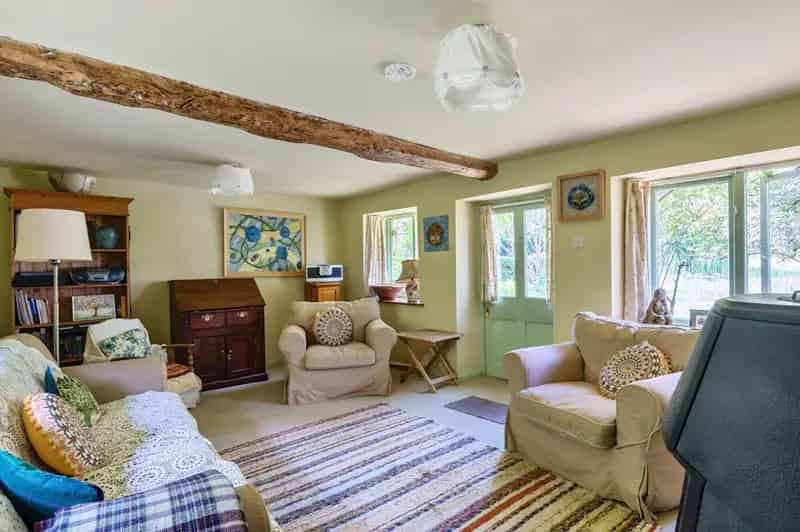4 Bedroom Detached Cotswold Cottage For Sale
