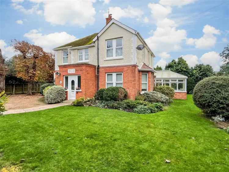 6 bedroom detached house for sale