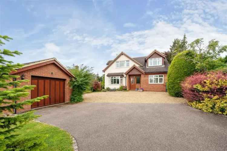 3 Bedroom Detached House for Sale in Bedford