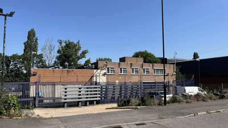 Highly Secure Commercial Premises To Lease