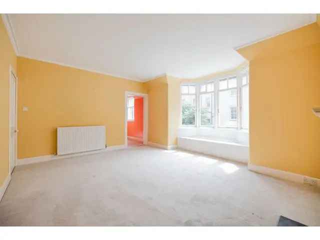 3 bedroom flat  for sale