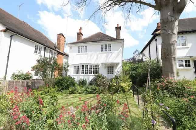 4 Bedroom Detached House Hampstead Garden Suburb
