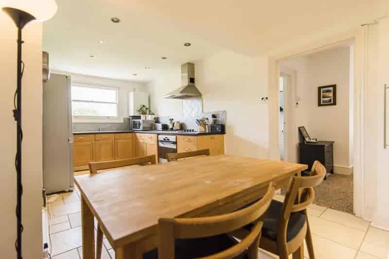2 Bedroom Flat House to Rent near Brockwell Park