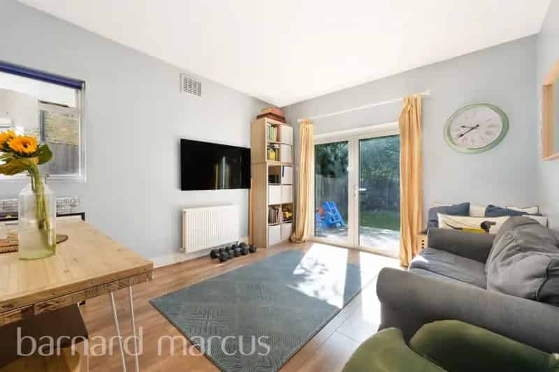 2-Bed Garden Flat Streatham High Standard Refurbished
