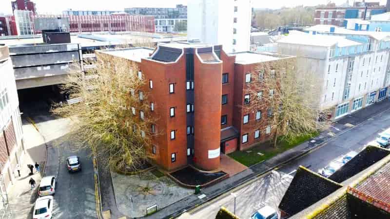 Serviced Apartments Block with Development Potential in Central Swindon