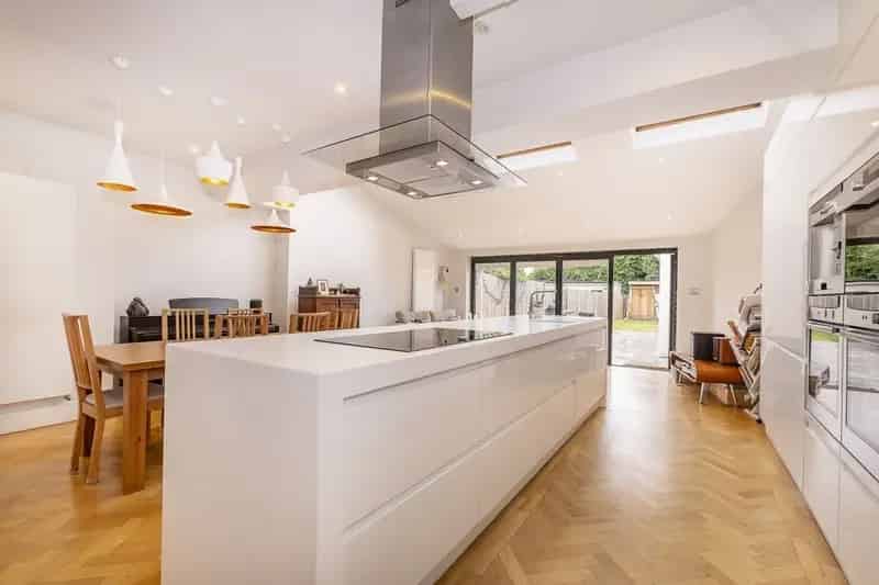 4 Bedroom Semi-Detached House to Rent