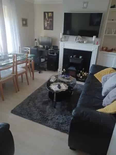 2 Bedroom Ground Floor Flat