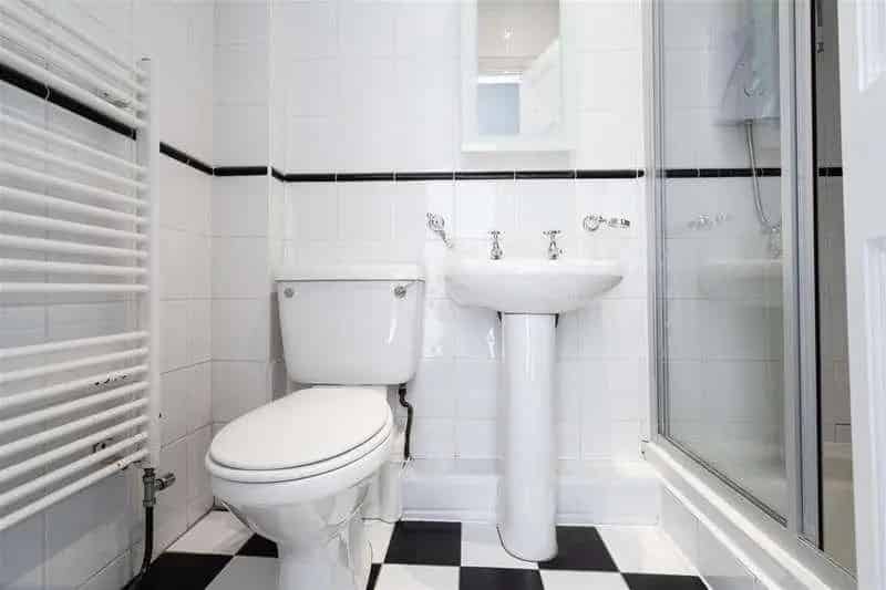 5 bed house for sale