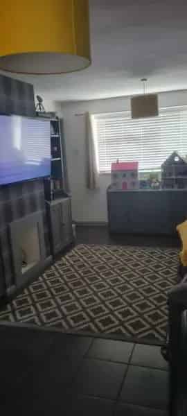 Large 3 Bed Semi Detached House With Large Garden