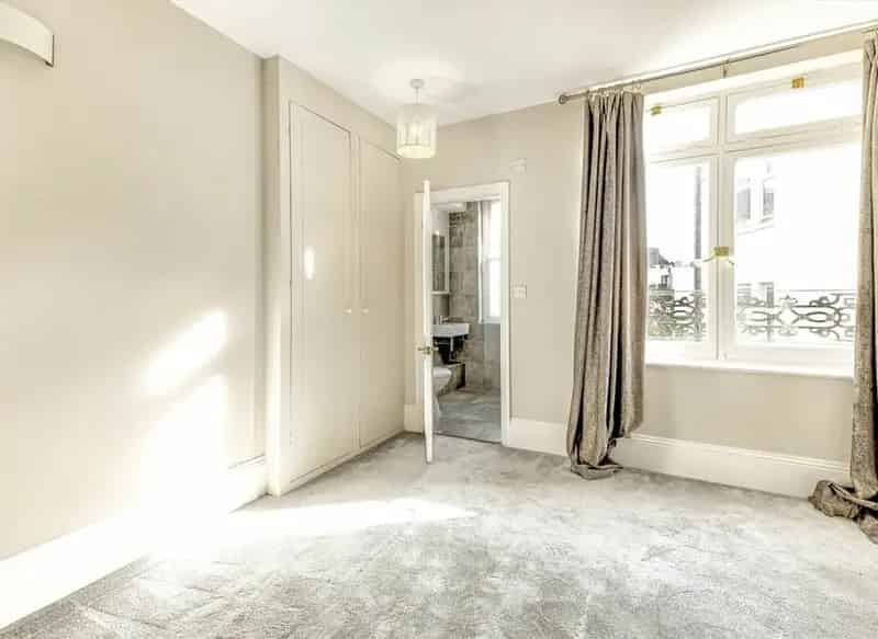 Brixton Victorian Mansion Apartment Two Double Bedrooms Chain Free