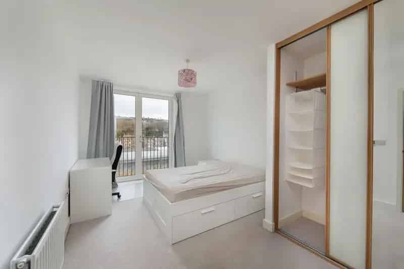 2 Bedroom Apartment Riverside Views