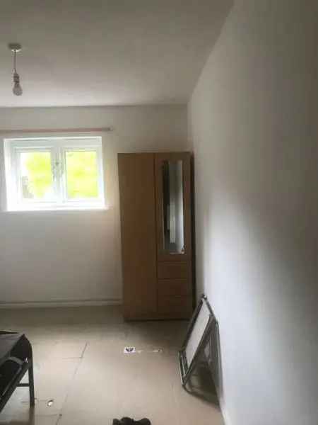 Flat For Rent in London, England