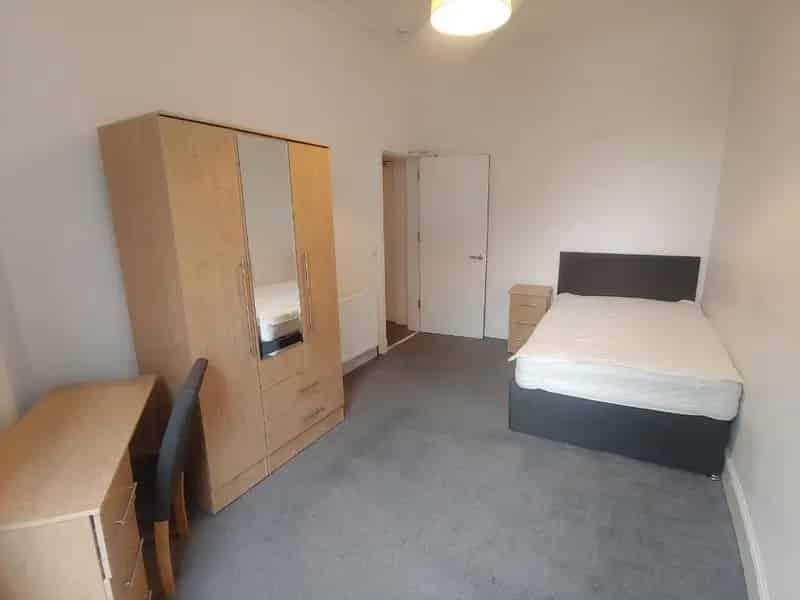 3 Bedroom HMO Flat to Rent Edinburgh