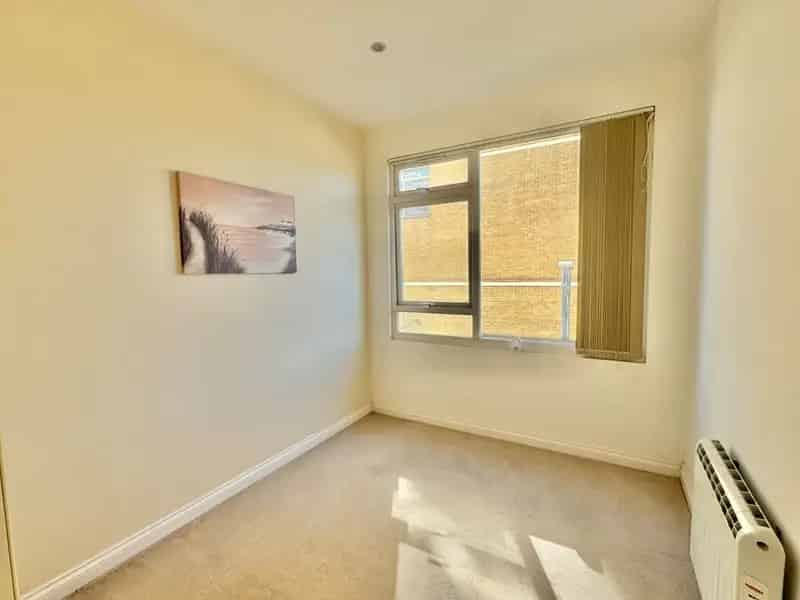 1 bedroom  Flat for sale, Folkestone, Kent, CT20