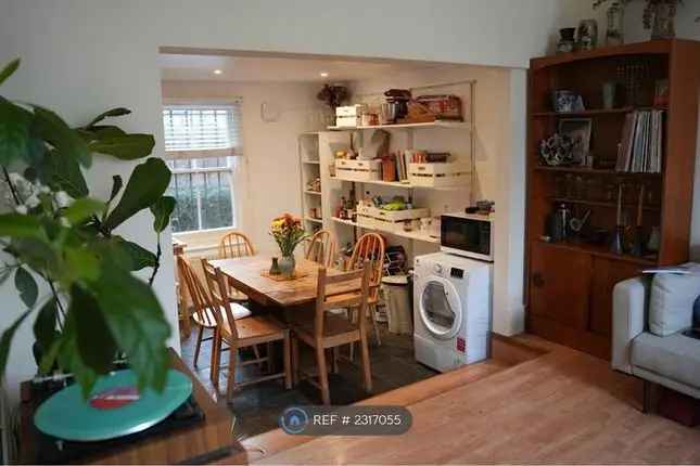 Semi-detached house to rent in Appach Road, London SW2