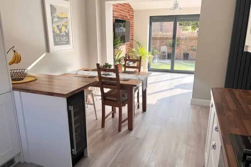 Spacious 5-Bedroom Family Home with Landscaped Garden and Parking