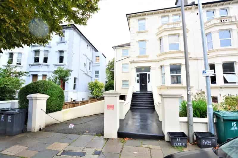 2 Bedroom Flat to Rent in Brighton